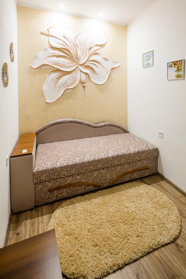Apartment On Sholom Aleykhema 8 ลวีฟ ภายนอก รูปภาพ