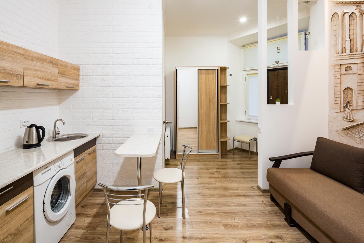 Apartment On Sholom Aleykhema 8 ลวีฟ ภายนอก รูปภาพ